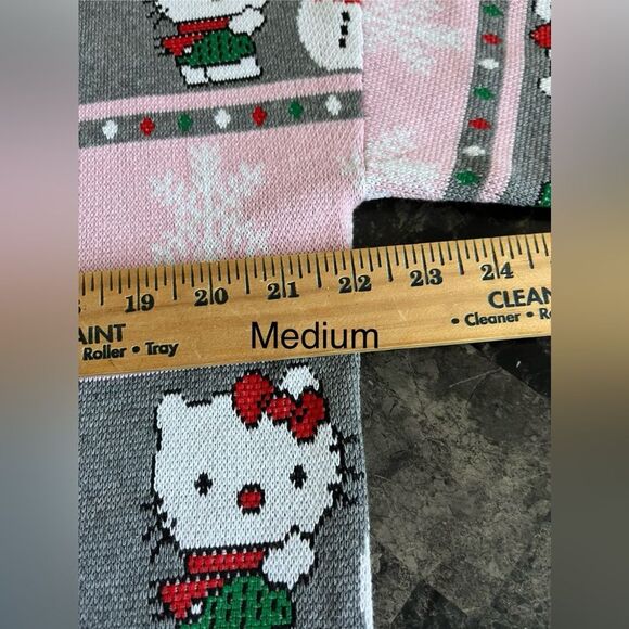Women's Hello Kitty Sweater Snowmen & Snowflake Graphic Knit Isle Style  Pink - Picture 7 of 11